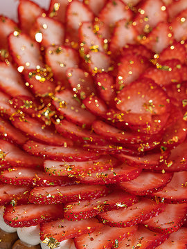 Medium Strawberry Pavlova